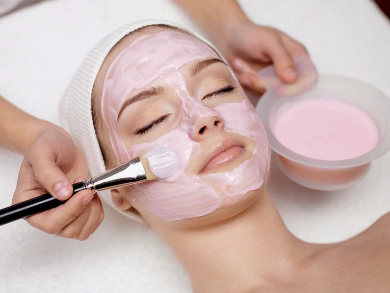 Dễ dàng làm mặt nạ từ sữa chua