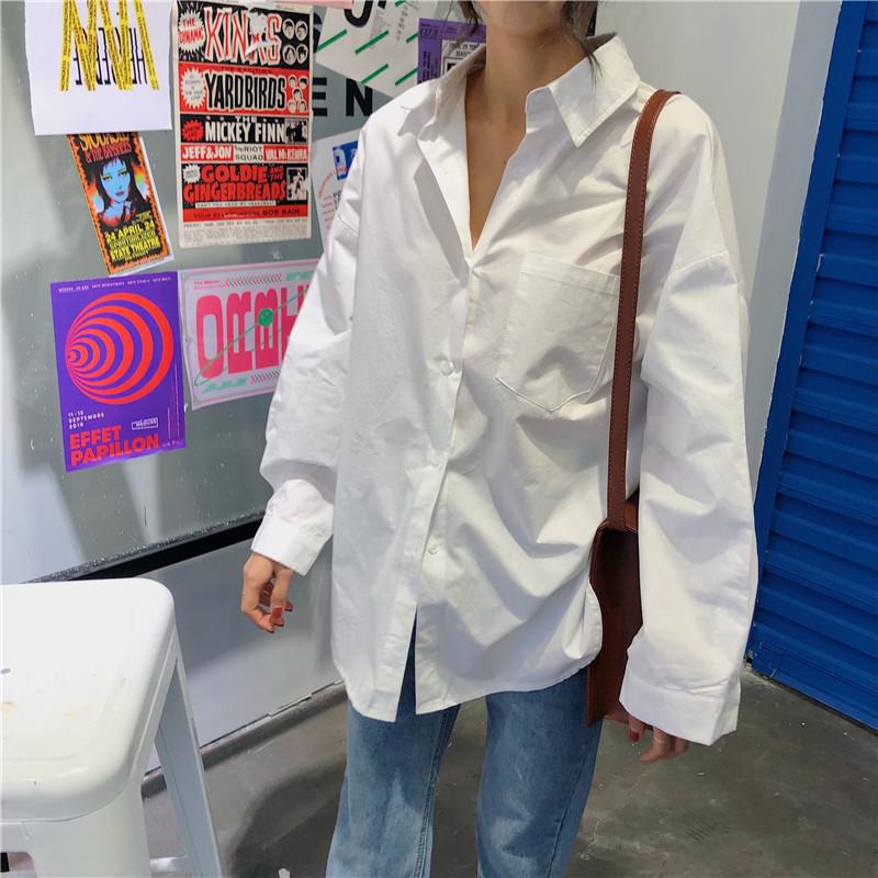 Gợi ý công thức mix đồ với áo sơ mi trắng nữ form rộng trẻ trung