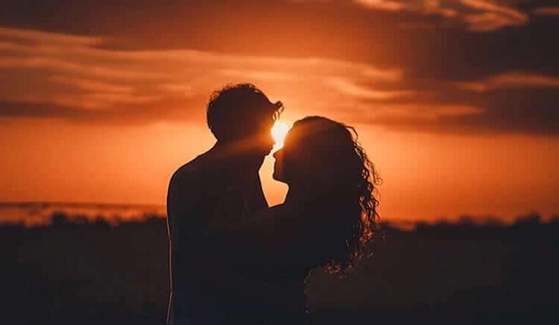 Cap hay về tình yêu ngắn bắt trend siêu lãng mạn