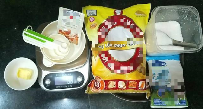 Chuẩn bị nguyên liệu làm bánh mì